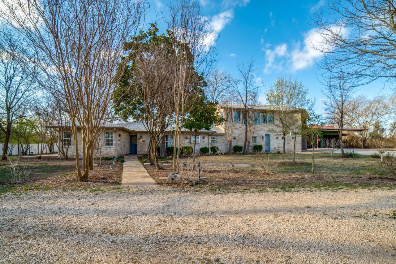 5 Bdrm Home On 2 Acres Mins To Wineries Private Heated Pool And Hot Tub Johnson City Exterior photo